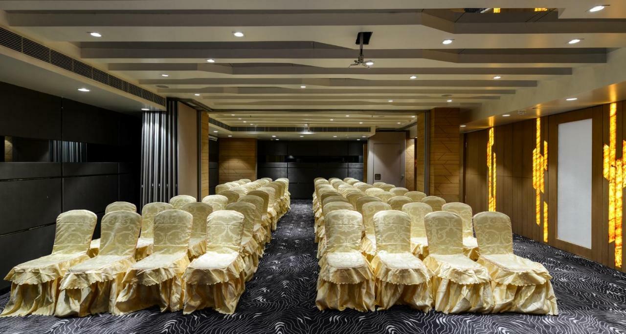 Hotel Atishay Bhopal Eksteriør bilde