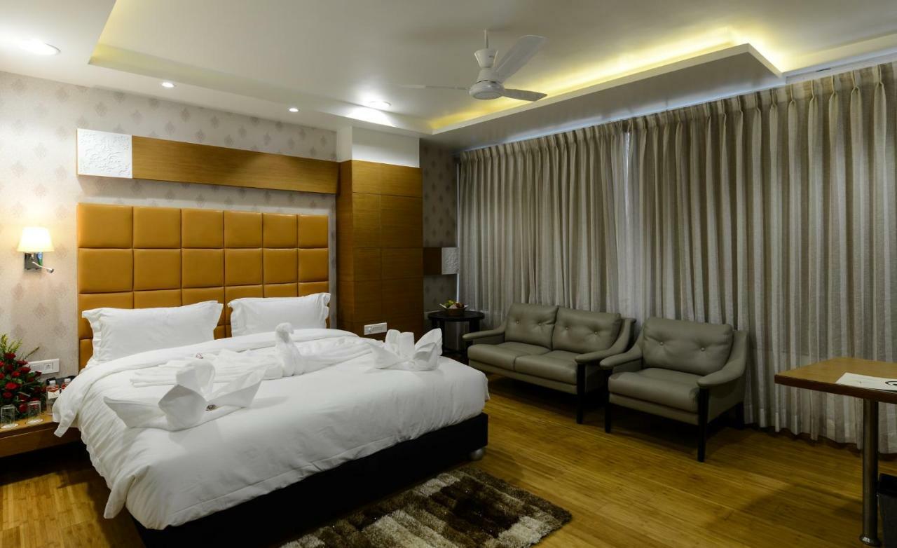 Hotel Atishay Bhopal Eksteriør bilde